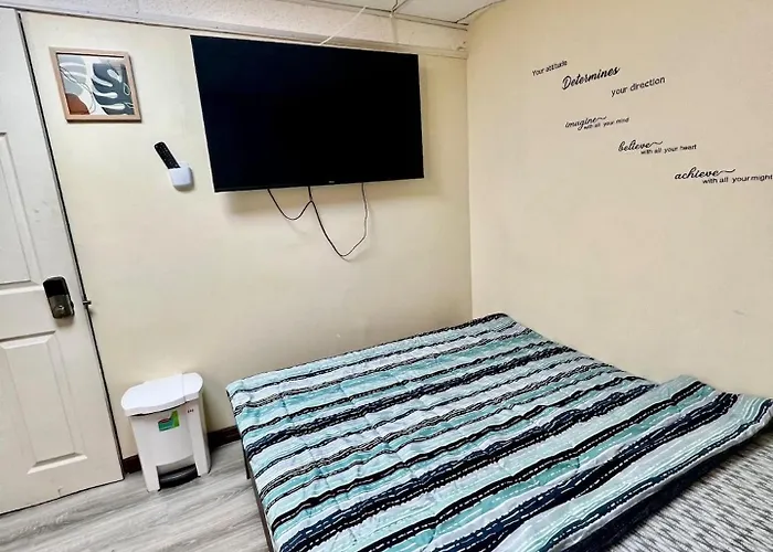 Queen Room